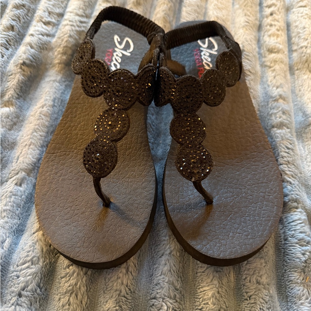 Sketchers Yoga Firm Sling Back Black Sandals